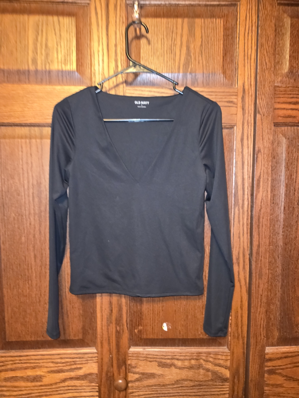 Old Navy Black Long-Sleeve V-Neck Top